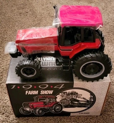 1/16 Case IH 7240 Tractor With Front Wheel Assist, 1994 Farm Show Edition Ertl - Image 1 of 4