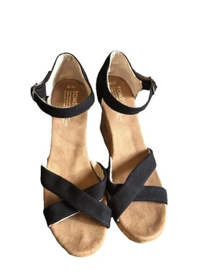 Женские сандалии Toms размер 10 W черные желтовато-коричневые Sienna на танкетке с ремешком на лодыжке эспадрилья - Изображение 1 из 4