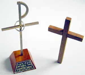 LOT OF 2 VINTAGE RELIGIOUS CROSS - Imagen 1 de 8