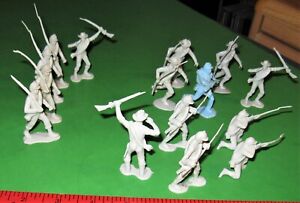 NICE LOT OF HERITAGE MARX CONFEDERATE INFANTRY CHASING ONE FEDERAL!