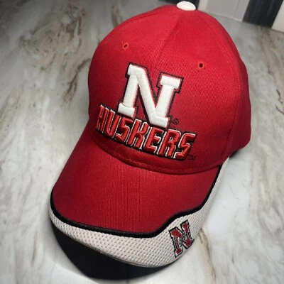 Sombrero Nebraska Cornhuskers Rojo Ajustable Bordado Huskers Coliseo Colegial Foto 1 de 4