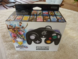 NINTENDO GAMECUBE WII U SUPER SMASH BROS CONTROLLER - Picture 1 of 7