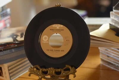 MERLE HAGGARD 45RPM 7" RECORD "THE GIRL TURNED RIPE" (6113) A3-227 - Image 1 of 4