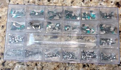 Arte en uñas decoración pedrería tachuelas escamas más herramienta de recogida verde Foto 1 de 4