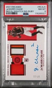 2021 Panini Encased Ja’Marr Chase Rookie Dual Swatch Auto Ruby /15 PSA 8 - Bild 1 von 2