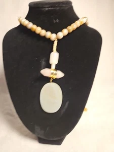 Collana Contemporanea Differmazione Colore Bianco Beige Bigiotteria Costume  - Foto 1 di 4