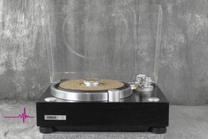 YAMAHA GT-2000 Direct Drive Record Turntable in Very Good Condition - Picture 1 of 24