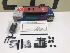 Roundhouse Ho Scale Atlanta & West Point Small Side Door Caboose Unassembled NOS - Picture 1 of 3