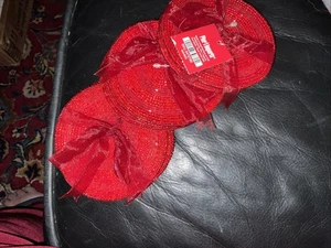 Drei Sets von 4 roten Perlen Untersetzern Pier 1 Import festlich Weihnachten im Halter - Bild 1 von 8