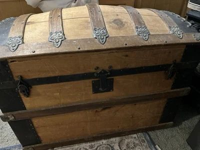 Baúl vaporero de listones con cúpula victoriano tardío (aprox. 1885-1898) Foto 1 de 4