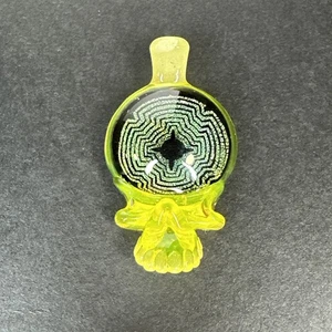 Handgefertigte Kunst Glas Stealie Anhänger gelb Totenkopf trippig dichroitisch Mitte Boro Geschenk - Bild 1 von 7