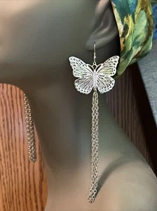 Vintage Silver Tone Butterfly Chain Dangle Shoulder Duster Pierced Earrings - Picture 1 of 4