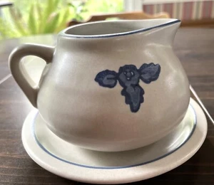 Pfaltzgraff Yorktowne Gravy Boat & Underplate Blue Floral - Picture 1 of 3