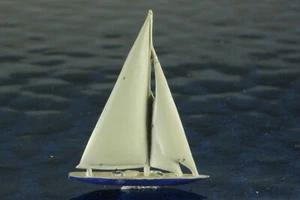 Regattasegler Endeavour II  Hersteller Wiking 743a/2  ,1:625 Schiffsmodell - Bild 1 von 3