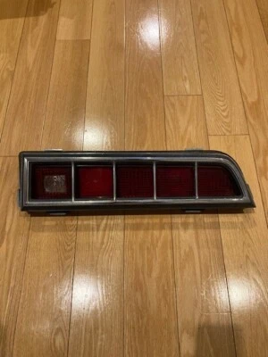 FORD 1970 71 TORINO COBRA FAIRLANE CONJUNTO LUZ TRASERA DERECHA NOS Foto 1 de 3