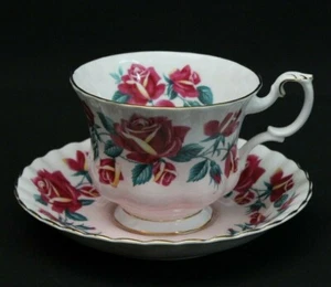 Taza de té y platillo Royal Albert Lakeside Series English Bone China años 1962 a 80  - Imagen 1 de 12