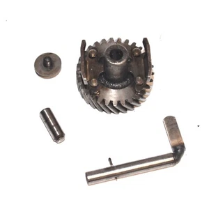 Briggs & Stratton Motor Model Z * GOVERNOR ASSEMBLY * Motorteil - Bild 1 von 9