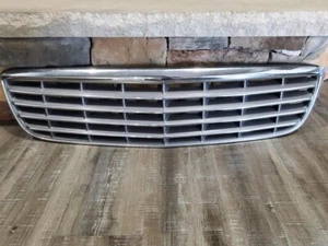 2002-2005 Cadillac SDV Factory Insert Grill CHROME - Foto 1 di 7