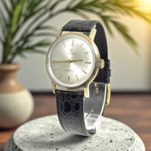 Vintage 9ct Gold Front Cyma Navy Star Autowind Watch R466 - Bild 1 von 10