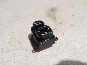 2015 Kia Soul mk2 EV Electric Wing Mirror Control Switch - Picture 1 of 4