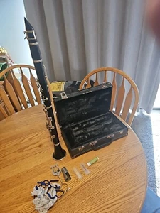 Artley Prelude Bb Clarinet w/Hard Case -Great Condition - Picture 1 of 12