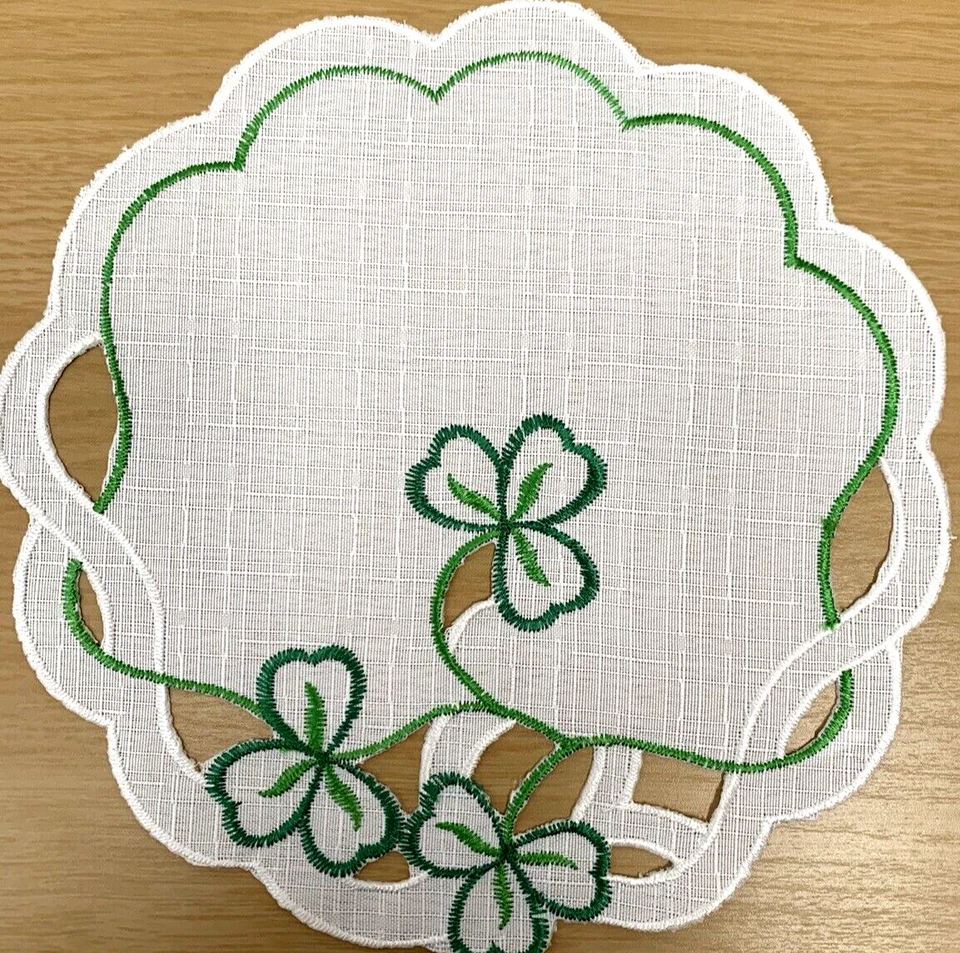 Irish Shamrock Round Doilies Tablemats ( 4 Pack ) White Green 8” Round  - Image 1 of 4