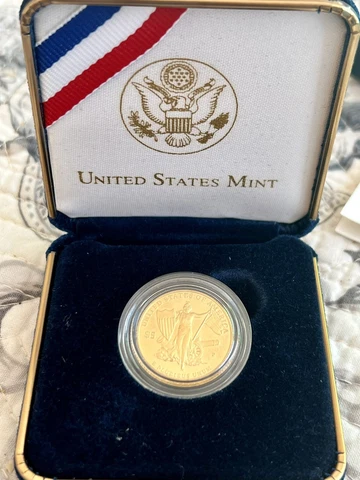 2011 P Commemorative Medal of Honor Gold $5 UNC Coin in US Mint Box COA & Sleeve Cover