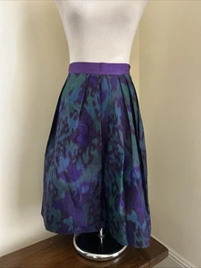 $325 Valentino Neiman Marcus 100% Silk Below Knee Length Skirt Sz 10 NWT - Picture 1 of 4