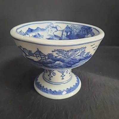 Antigua olla china de alto homenaje de porcelana azul y blanca Foto 1 de 4