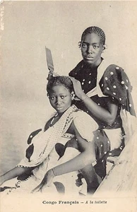 Congo Brazzaville - Two women combing their hair - Publ. Missions des Pères du S - Picture 1 of 2