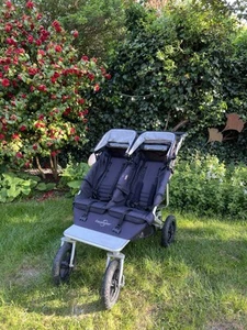 Doppel Kinderwagen DuoWalker Sky von Easywalker mit Babyschale mit viel Zubehör - Bild 1 von 14