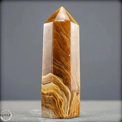 Natürlicher Aragonit Obelisk - 536,02g - Bild 1 von 4