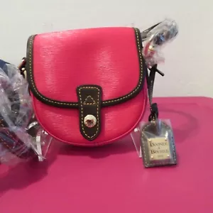 Dooney & Bourke 7S43B heiße rosa Mini-Klappe Leder Umhängetasche Handtasche Neu mit Etikett - Bild 1 von 7
