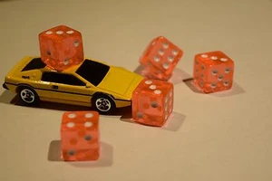 Juego de dados para juegos naranja 10 transparente con pip blanco Bunco 16 mm D6 calidad Yahtzee - Imagen 1 de 3