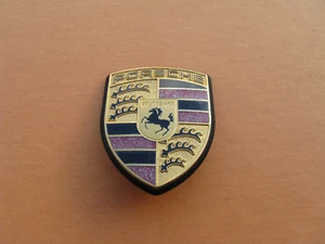 03 04 05 06 PORSCHE CAYENNE FRONT BUMPER EMBLEM LOGO BADGE SIGN SYMBOL A45853 - Bild 1 von 6