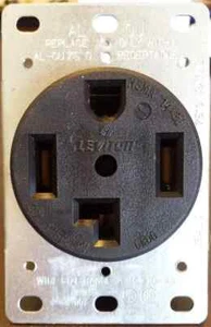 DIVISOR LEVITON EASYSPLIT 220™ TURBO #2 TRIPLE PLAY 30A 240V - Imagen 1 de 3