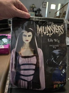 Lily Of The Munsters Wig NIP Brand New - Picture 1 of 2
