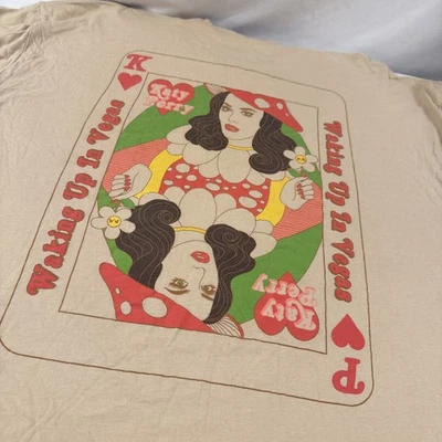 Katy Perry Waking Up in Vegas Queen King of Hearts 米色卡其色 T 恤 3XL — 第 1/4 张图片