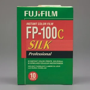 Fujifilm FP-100C Silk - 09/2018 - Cold Stored Since Purchase - 1 Pack - Picture 1 of 1
