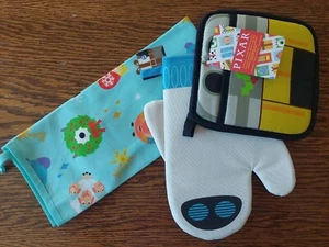 Disney Pixar Navidad Holiday Horno Guante y Toalla Set Nuevo con Etiqueta Walle Eva - Imagen 1 de 5