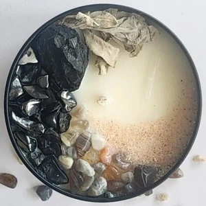Salt & Smudge - Lavender and Eucalyptus Scented - 8oz Soy Crystal Candle - Picture 1 of 4