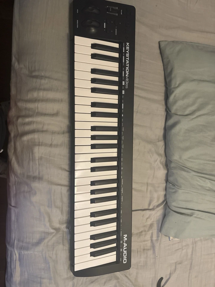 🎹 M-Audio Keystation 49es USB MIDI Keyboard Controller - Image 1 of 4