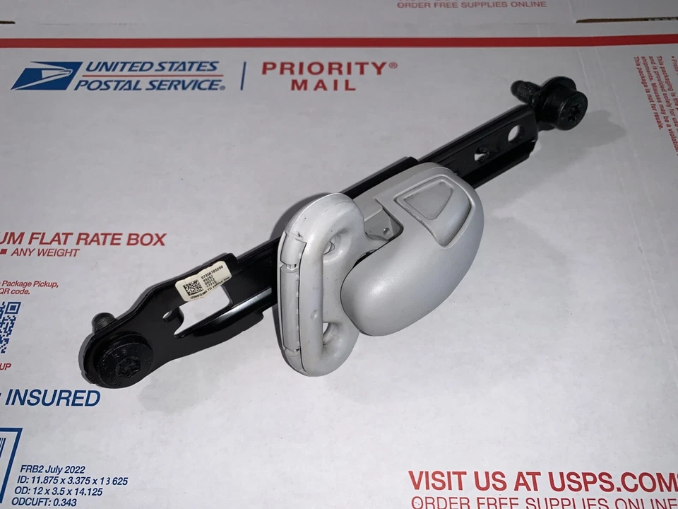 Ajuste de altura del cinturón de seguridad delantero Fiat 500X 2016-2018 OEM Foto 1 de 4