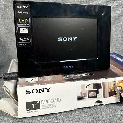 Sony Digital Picture Frame Black DPF-D710 7 inch Screen S-Frame - Image 1 of 4