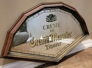 GRAND MARNIER Licor Barra Espejo Expositor Hombre Cueva Pared Decoración Licor De Colección - Imagen 1 de 2