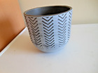NEW EARTHENWARE INDOOR PLANT POT GREY ETCHED PATTERN 5.5'' TALL 5'' DIAMETER TOP