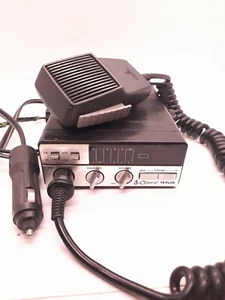 Cobra C.B. vintage Radio Modello 19 Più 40 Canali Fascia Citizen Lettura Digitale - Foto 1 di 7