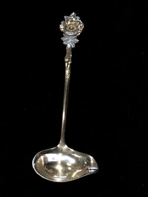 Винтажная декоративная посеребренная ложка для сервировки соуса Reed & Barton с цветочным рисунком - Изображение 1 из 4