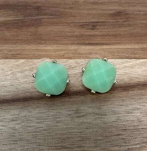 Große Ohrstecker Jade und Goldfarben - Bild 1 von 4