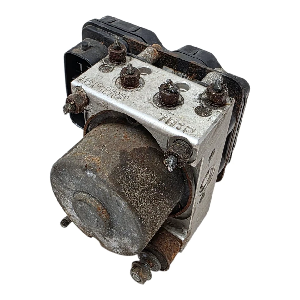 2004-2006 Toyota Sienna Anti Lock ABS Brake Pump Module 89541-08050 - Image 1 of 4